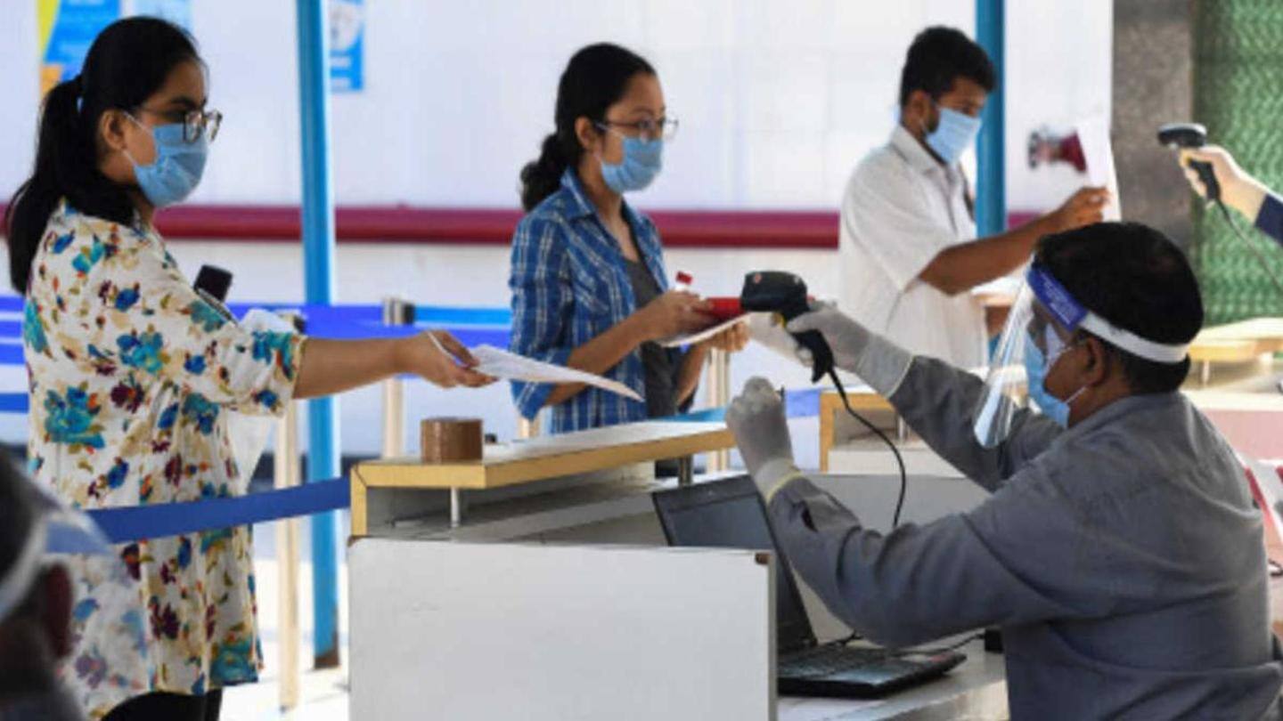 एडमिट कार्ड में दिए गए निर्देशों को ध्यान से पढ़ें एडमिट कार्ड में दिए गए निर्देशों को ध्यान से पढ़ें