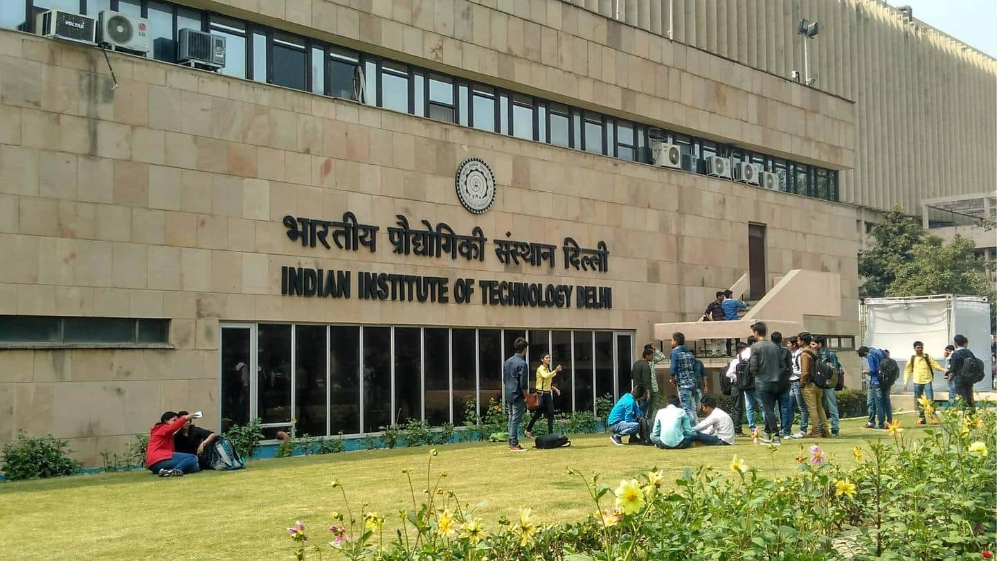 QS रैंकिंग: IIT दिल्ली के निदेशक ने बताई संस्थान की रैंक में गिरावट की वजह