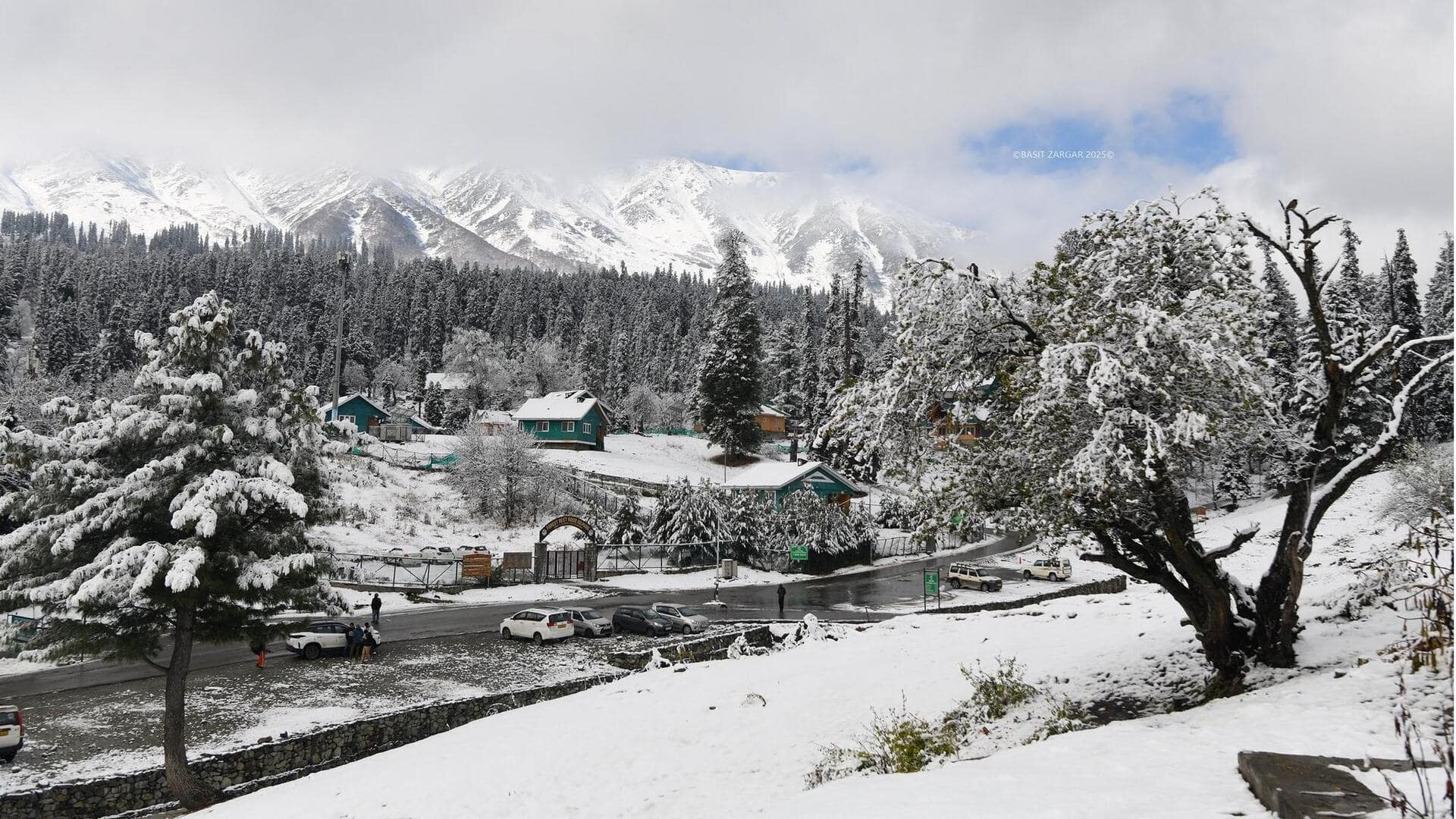 जम्मू-कश्मीर और लद्दाख में कड़ाके की ठंड, श्रीनगर में तापमान शून्य से 4.4 डिग्री नीचे