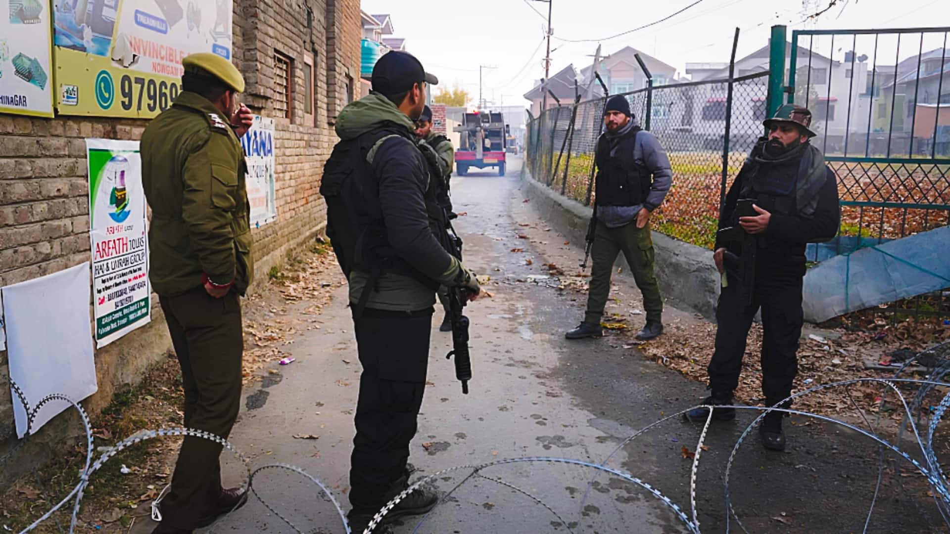 जम्मू-कश्मीर के पुलवामा में जैश से जुड़े आतंकी ठिकाने का भंडाफोड़, विस्फोटक के साथ एक गिरफ्तार