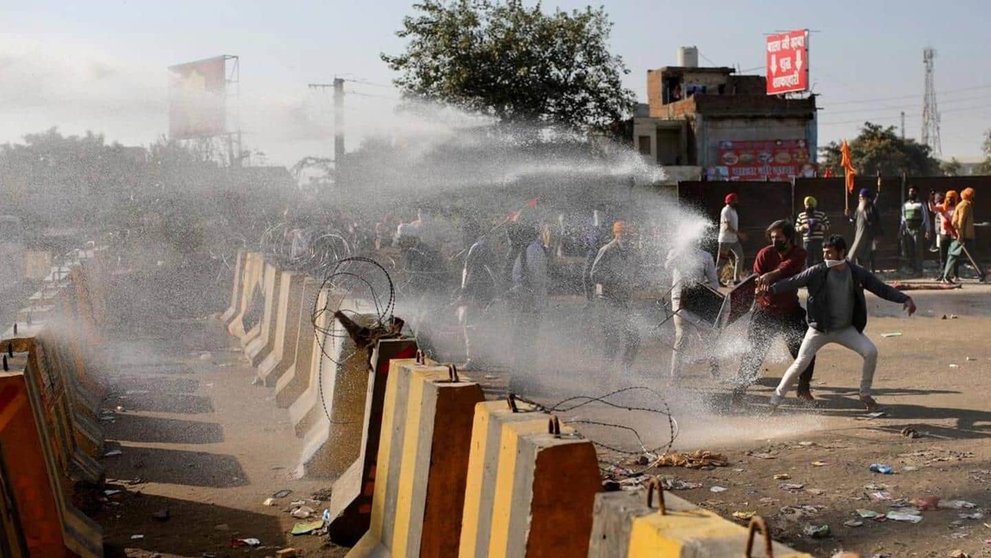 राजस्थान-हरियाणा बॉर्डर: पुलिस ने फिर चलाई वॉटर कैनन और आंसू गैस, बैरिकेडिंग हटा आगे बढ़े किसान