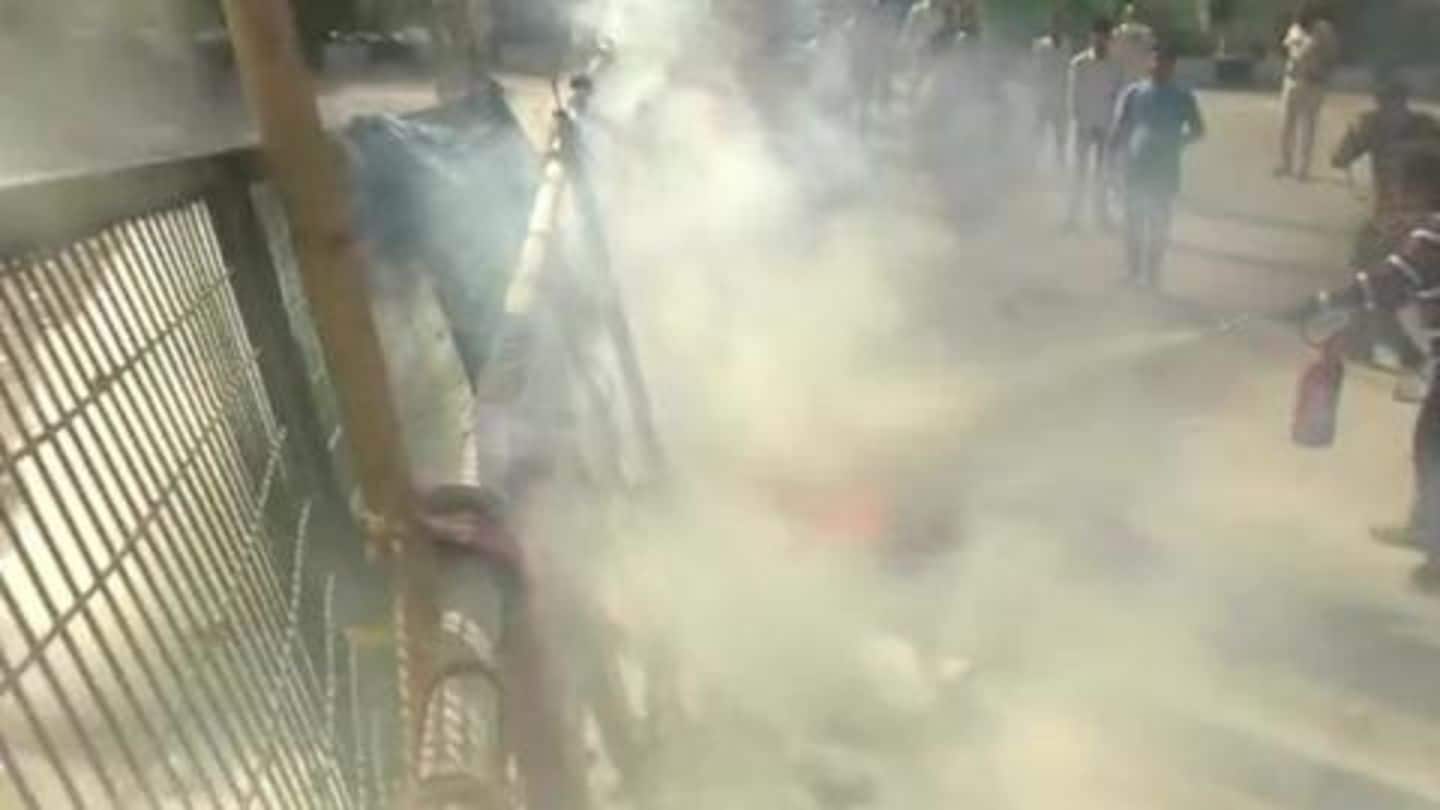 शाहीन बाग: प्रदर्शन स्थल पर फेंके गए पेट्रोल बम, पुलिस ने जताई आंतरिक झगड़े की आशंका