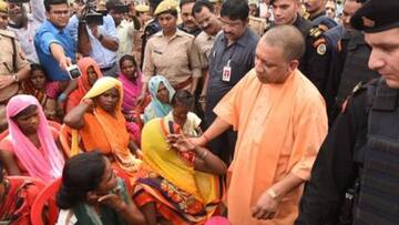 सोनभद्र हिंसा: योगी ने ठहराया कांग्रेस को जिम्मेदार, कहा- अब बहा रही घड़ियाली आंसू