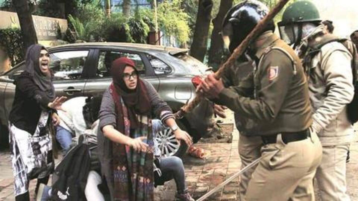 प्रदर्शनकारियों के खिलाफ पुलिस के बल प्रयोग पर क्या कहता है भारत का कानून?