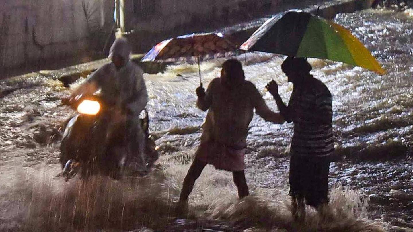 भारी बारिश से हैदराबाद जलमग्न, दीवार गिरने से दो महीने के मासूम समेत नौ की मौत