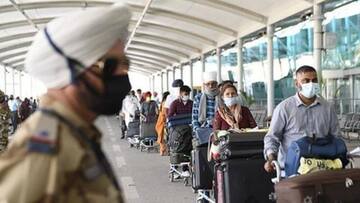 दिल्ली आने-जाने वाली 80 उड़ानें रद्द, यात्रियों ने कहा- हमें नहीं दी गई सूचना