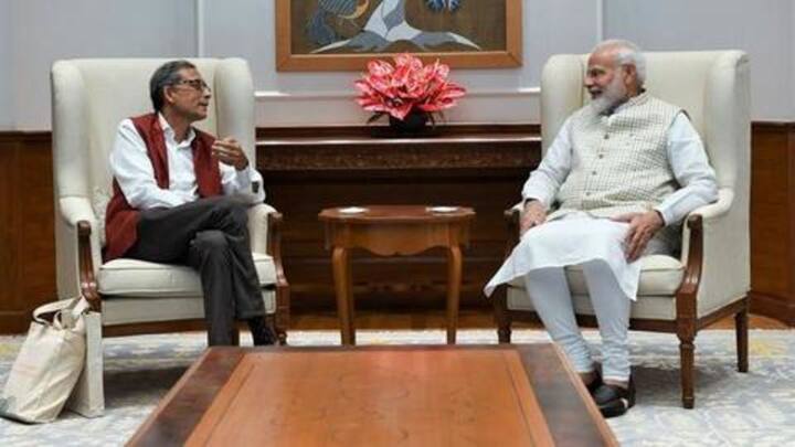 नोबेल पुरस्कार विजेता अर्थशास्त्री अभिजीत बनर्जी से मिले प्रधानमंत्री मोदी, कहा- देश को उन पर गर्व