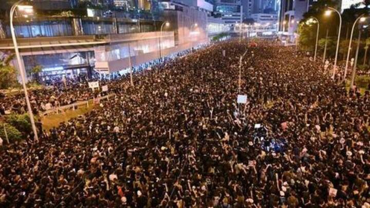 हांगकांग के लाखों प्रदर्शनकारियों की बड़ी जीत, वापस लिया गया विवादित प्रत्यर्पण बिल