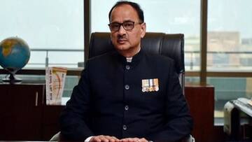 क्यों और कैसे हुई आलोक वर्मा की CBI निदेशक के पद से छुट्टी, जानें