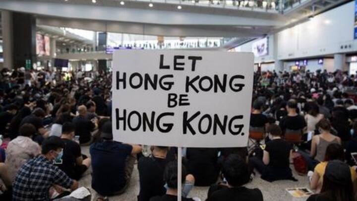 प्रदर्शनों के कारण हांगकांग एयरपोर्ट की सारी उड़ाने रद्द, जानें क्यों हो रहे हैं विरोध प्रदर्शन