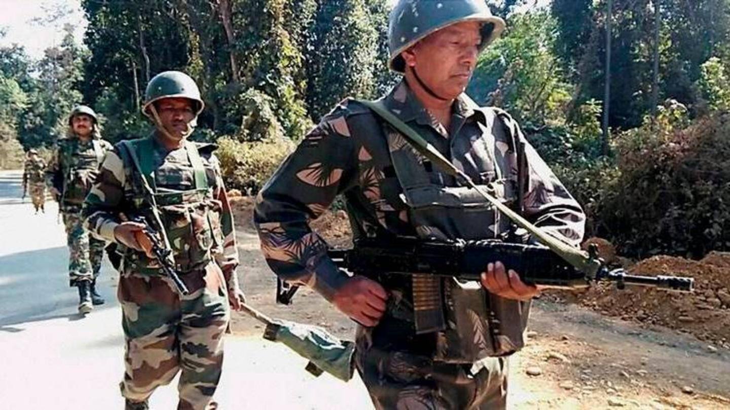 खुदेंगथाबी चेकपॉइंट से पकड़े 24 लोग खुदेंगथाबी चेकपॉइंट से पकड़े 24 लोग