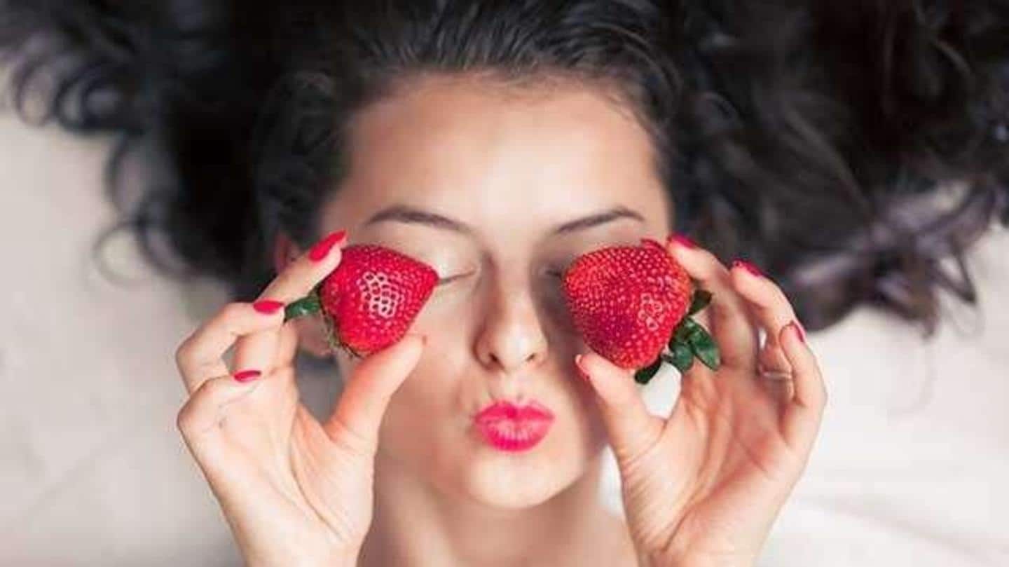 त्वचा को स्वस्थ रखने और निखारने में सहायक हैं ये स्ट्रॉबेरी फेस पैक