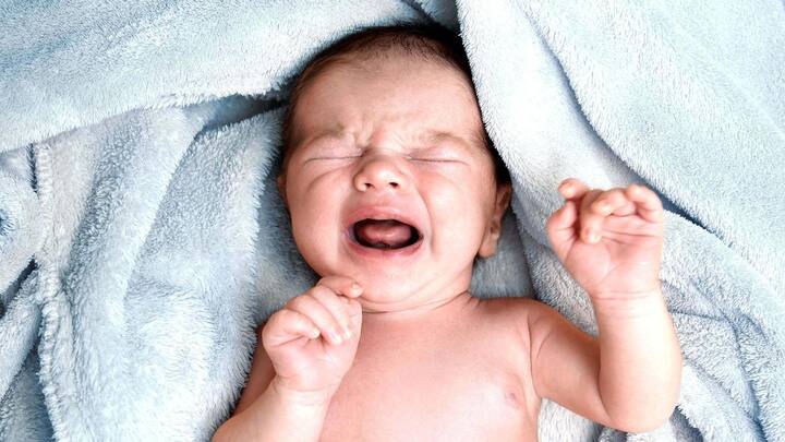 जानिए रोते हुए शिशु को कैसे शांत कराया जा सकता है