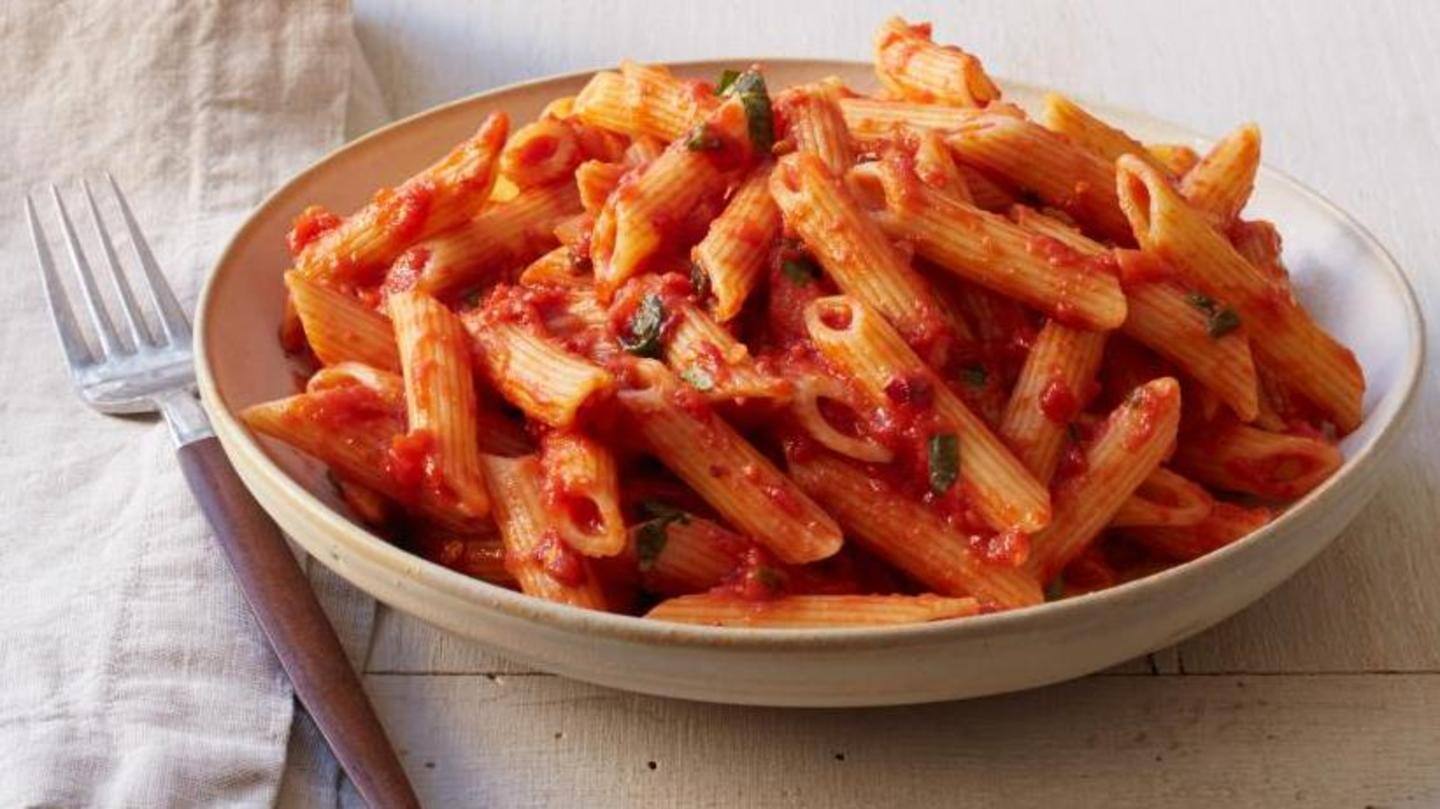 घर पर आसानी से बनाएं स्वादिष्ट रेड सॉस पास्ता, जानिए रेसिपी