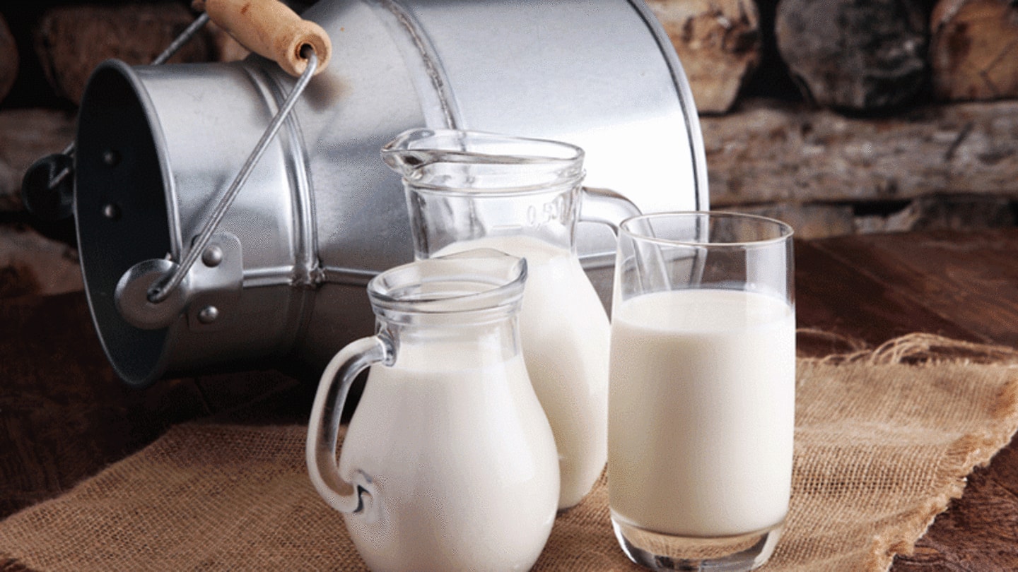 कई पोषक तत्वों से समृद्ध होता है कच्चा दूध, जानिए इसके सेवन से मिलने वाले फायदे