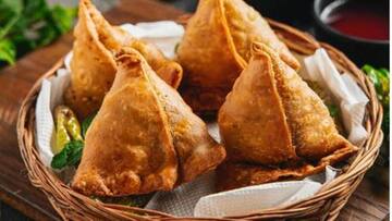 चाय के साथ सेवन के लिए इस तरह बनाएं शाही समोसे, सबको आएंगे पसंद