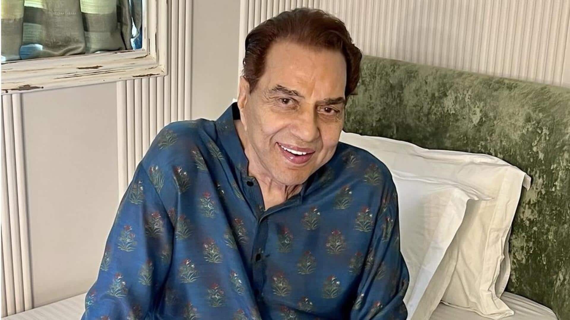 धर्मेंद्र के लिए प्रशंसक ने छोड़ा खाना-पीना, तस्वीर लिए अभिनेता के घर के बाहर आया नजर