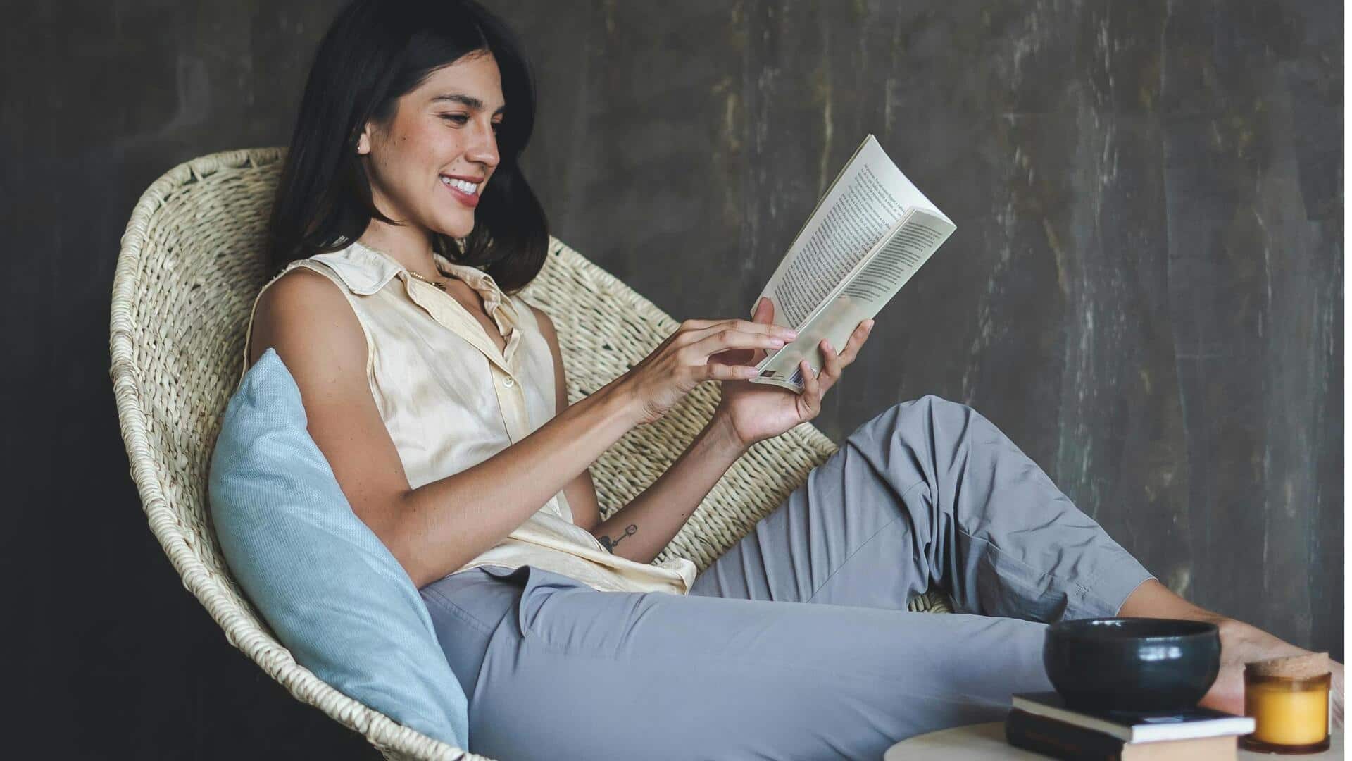 रोजाना ट्राउजर पहनने वाले लोग आजमाएं ये 5 फैशनेबल तरीके, दिखेंगी स्टाइलिश