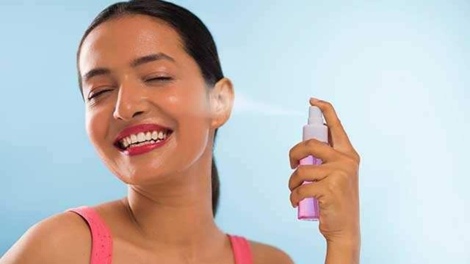 गर्मियों के लिए परफेक्ट हैं ये 5 फेस मिस्ट, जानिए बनाने का तरीका
