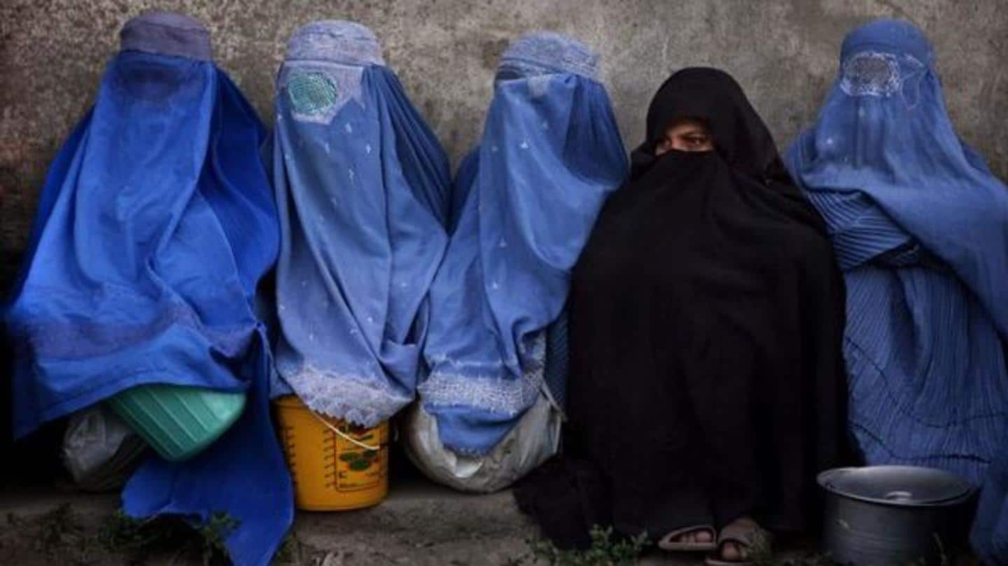 अफगानिस्तान: तालिबान ने महिलाओं की उच्च शिक्षा पर पाबंदी लगाई 