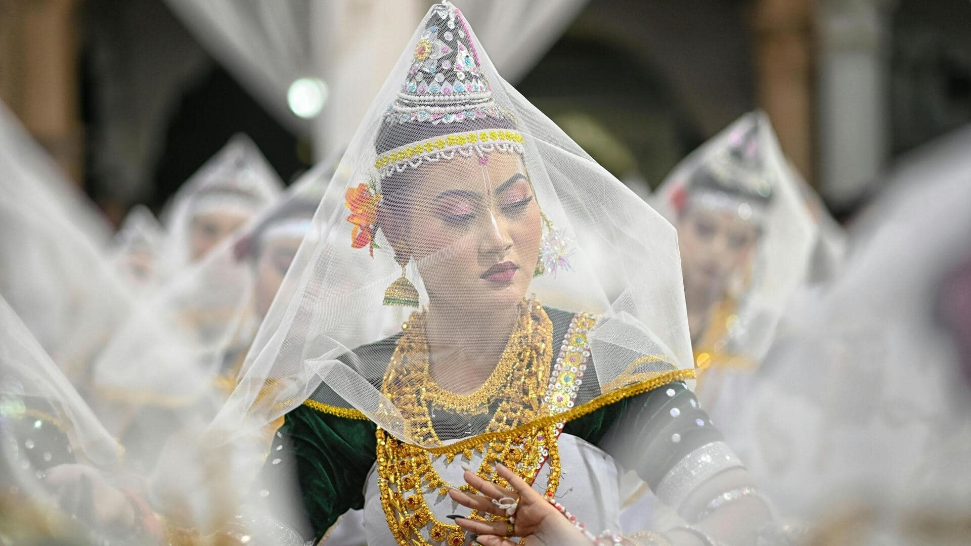 पूर्वोत्तर भारत की 5 लोकप्रिय नृत्य शैलियां, जो हैं बहुत खूबसूरत और प्रसिद्ध पूर्वोत्तर भारत की 5 लोकप्रिय नृत्य शैलियां, जो हैं बहुत खूबसूरत और प्रसिद्ध
