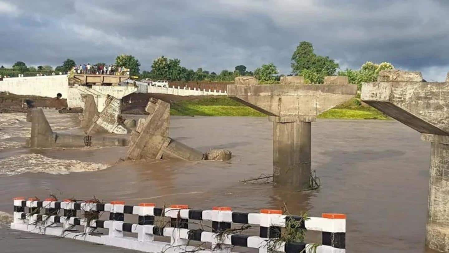 मध्य प्रदेश: निर्माण के दो महीने बाद ही बारिश में बहा पुल, दो इंजीनियर निलंबित