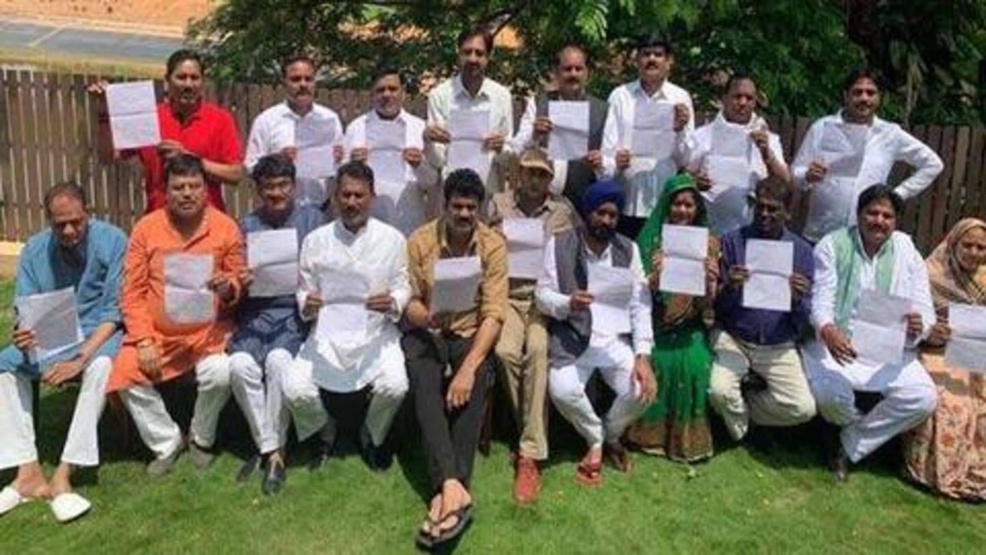 सिंधिया के 22 समर्थक मंत्री और विधायकों ने भी दिया इस्तीफा सिंधिया के 22 समर्थक मंत्री और विधायकों ने भी दिया इस्तीफा