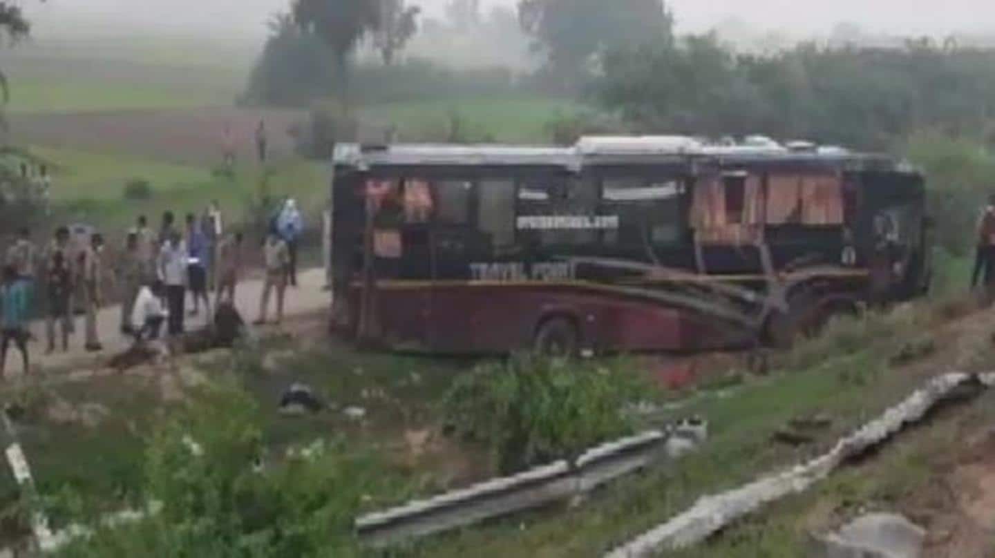 उत्तर प्रदेश: लखनऊ-आगरा एक्सप्रेस वे पर बस-कार की टक्कर में छह की मौत, 20 घायल
