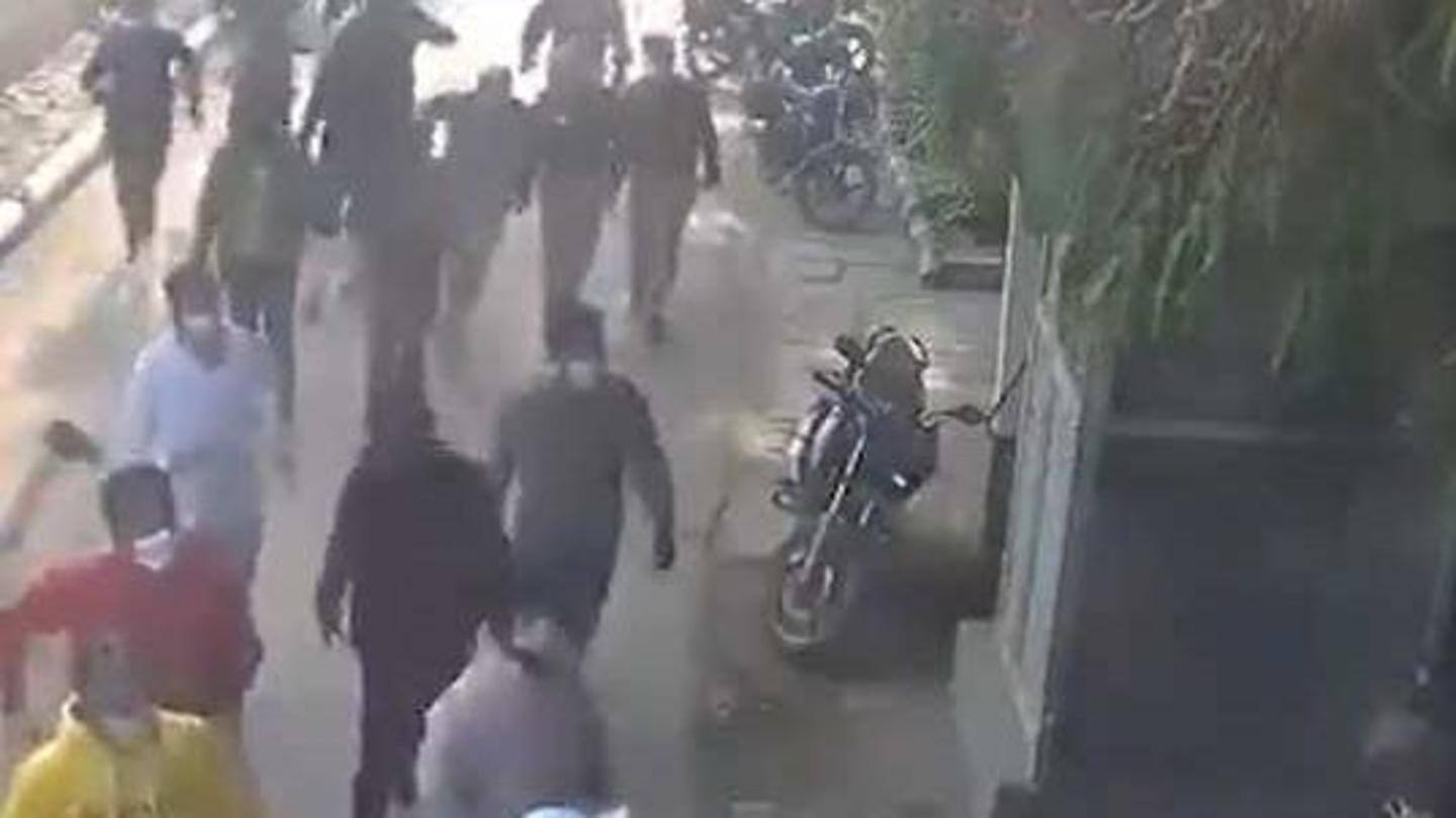 Dozens of people entered Manish Sisodia's house Dozens of people entered Manish Sisodia's house