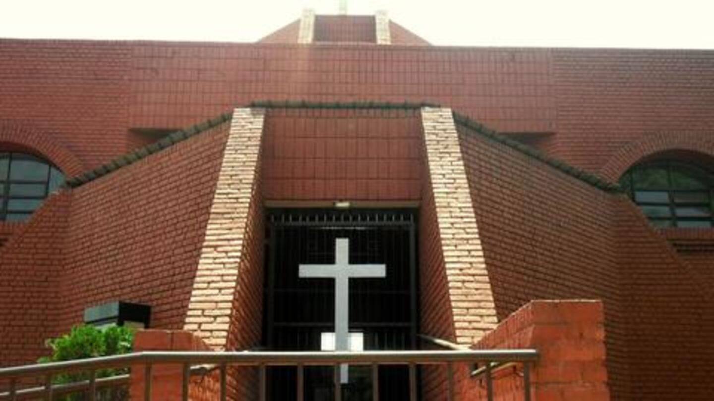 सोशल डिस्टैंसिंग के लिए की जा रही पूरी तैयारी सोशल डिस्टैंसिंग के लिए की जा रही पूरी तैयारी