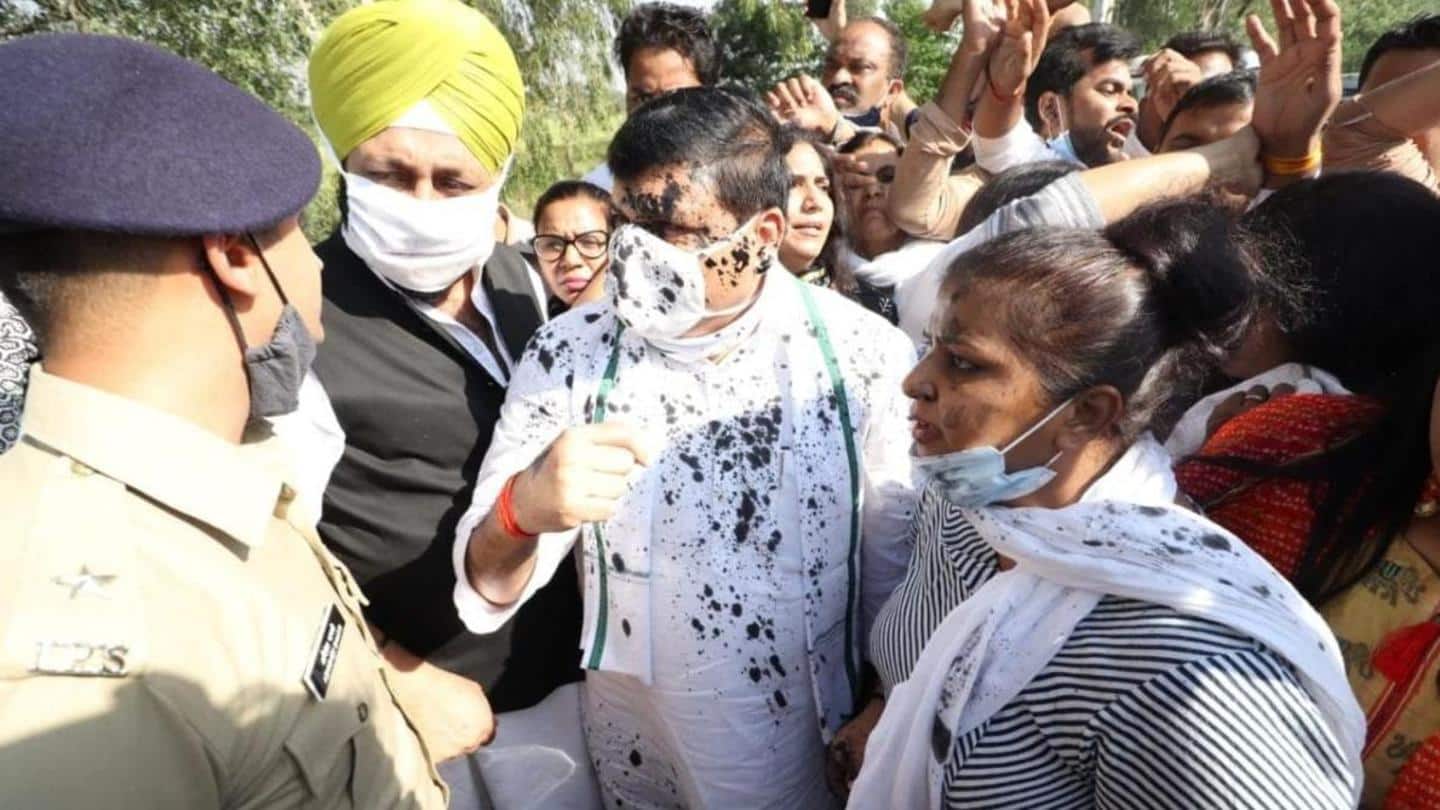 हाथरस गैंगरेप पीड़िता के परिवार से मिलने गए AAP सांसद संजय सिंह पर फेंकी स्याही