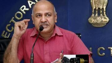 कोरोना ड्यूटी में लगे सरकारी कर्मचारी भी वैक्सीनेशन अभियान में फ्रंटलाइन कार्यकर्ता माने जाएंगे- सिसोदिया