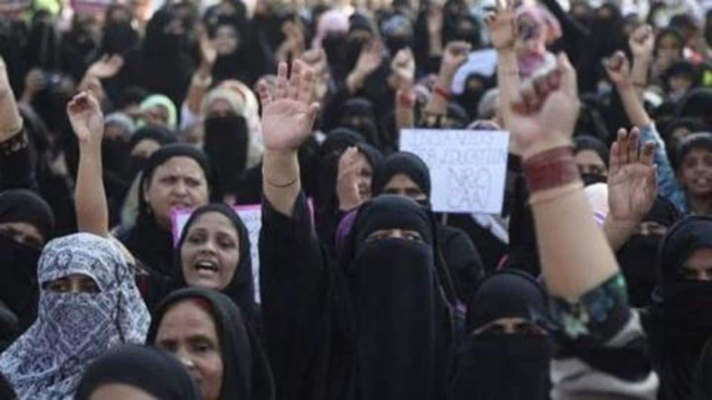 CAA विरोध: शाहीन बाग की तर्ज पर महिलाओं ने मुंबई में भी शुरू किया धरना प्रदर्शन