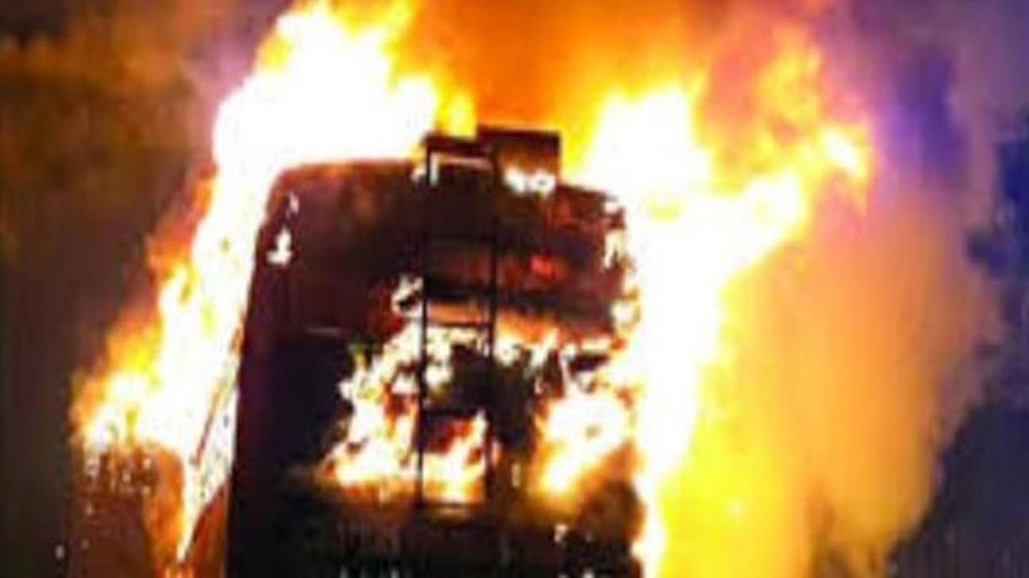 कर्नाटक: चलती बस में लगी आग, तीन बच्चों सहित पांच लोग जिंदा जले