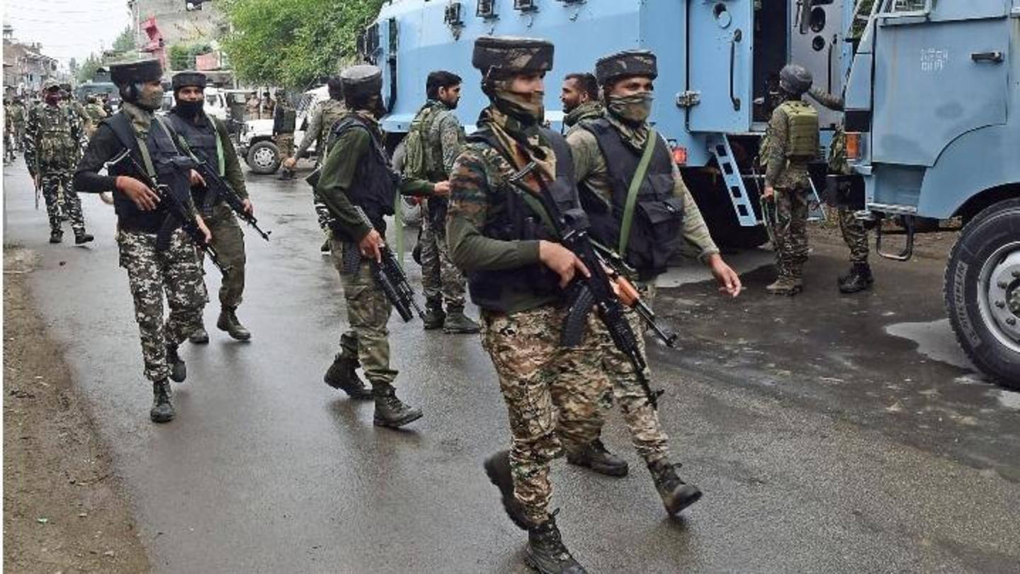 जम्मू-कश्मीर: पुलवामा में दो आतंकवादी ढेर, सुरक्षाबलों ने 24 घंटे में मार गिराए चार आतंकी