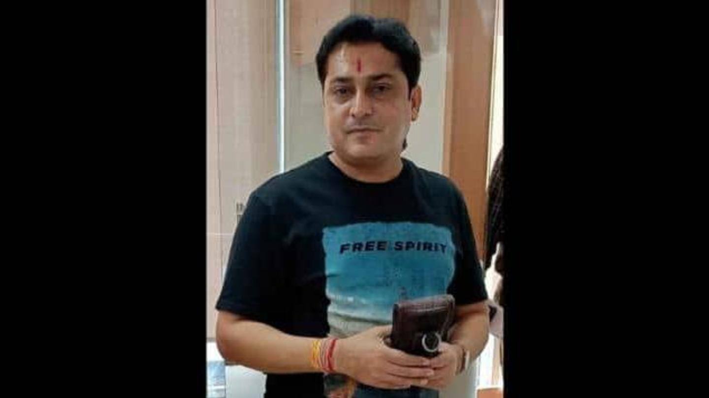 सोमवार को फिर से टी-शर्ट पहनकर विधानसभा पहुंच गए चूड़ासमा सोमवार को फिर से टी-शर्ट पहनकर विधानसभा पहुंच गए चूड़ासमा