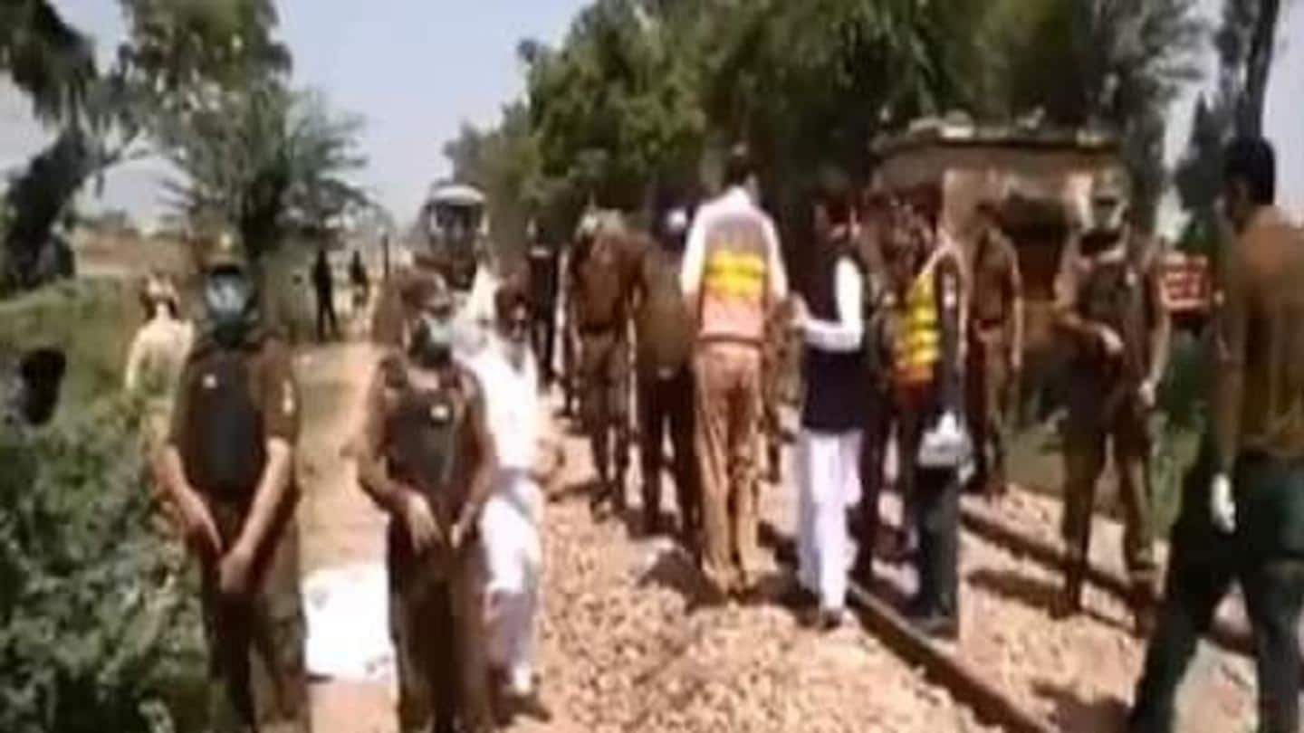 पाकिस्तान: ट्रेन की चपेट में आई सिख तीर्थयात्रियों को ले जा रही बस, 20 की मौत