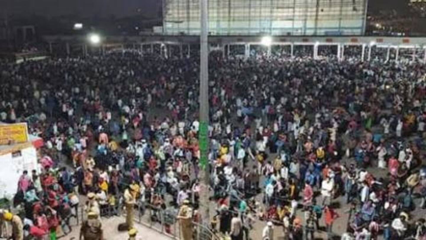 लॉकडाउन: दिल्ली में प्रवासी मजदूरों की भीड़ जुटने को लेकर दो शीर्ष अधिकारी निलंबित