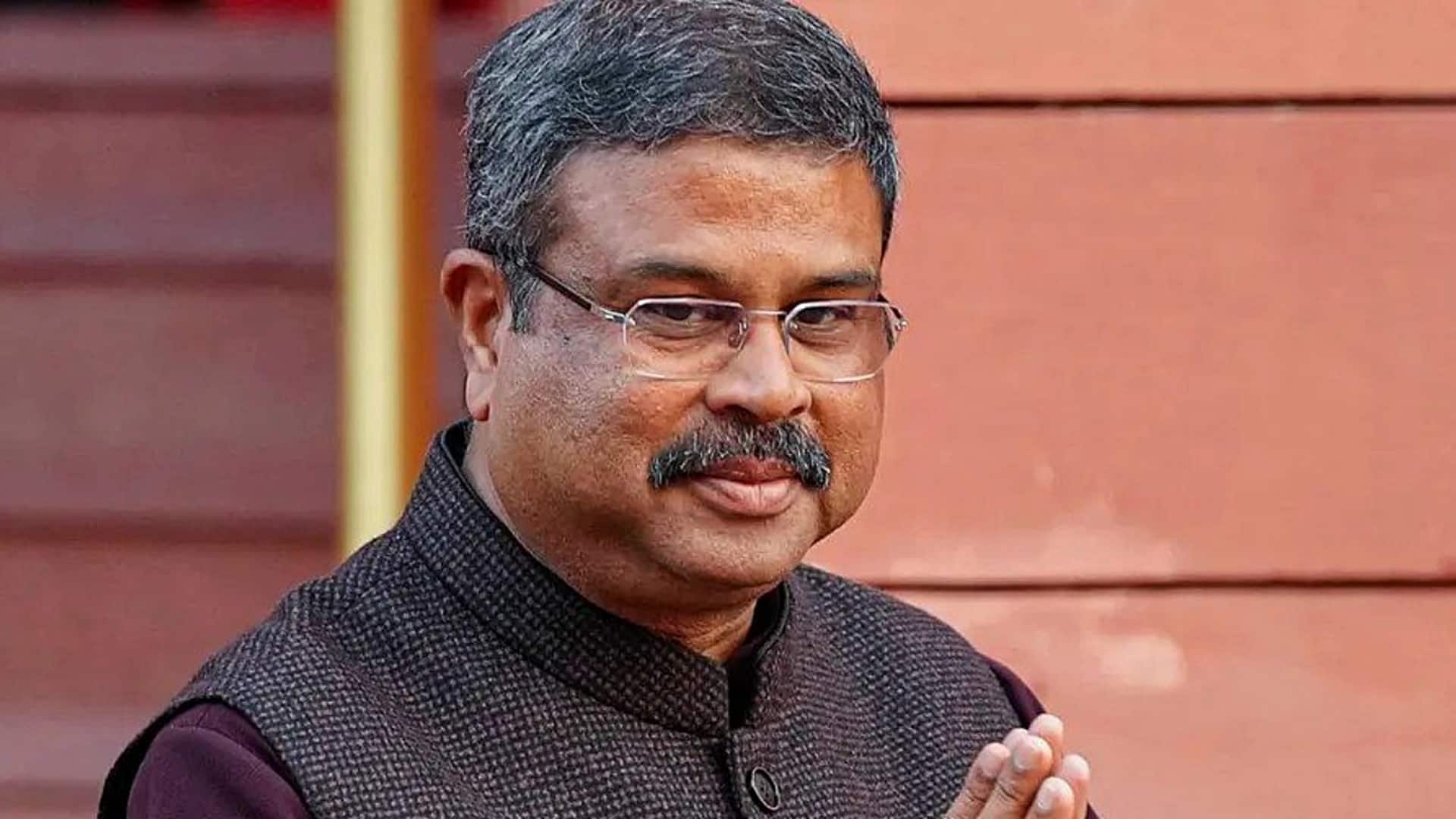 धर्मेंद्र प्रधान ने जंतर-मंतर में प्रदर्शनकारियों को टुकड़े-टुकड़े गैंग बताया, राहुल गांधी पर भी निशाना साधा