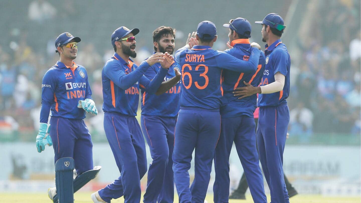 दूसरा वनडे: न्यूजीलैंड ने भारत को दिया 109 रनों का लक्ष्य, शमी ने लिए तीन विकेट