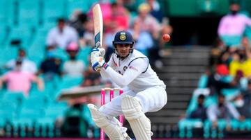 ऑस्ट्रेलिया बनाम भारत: सिडनी टेस्ट में भारत की सधी हुई शुरुआत, शुभमन गिल ने लगाया अर्धशतक