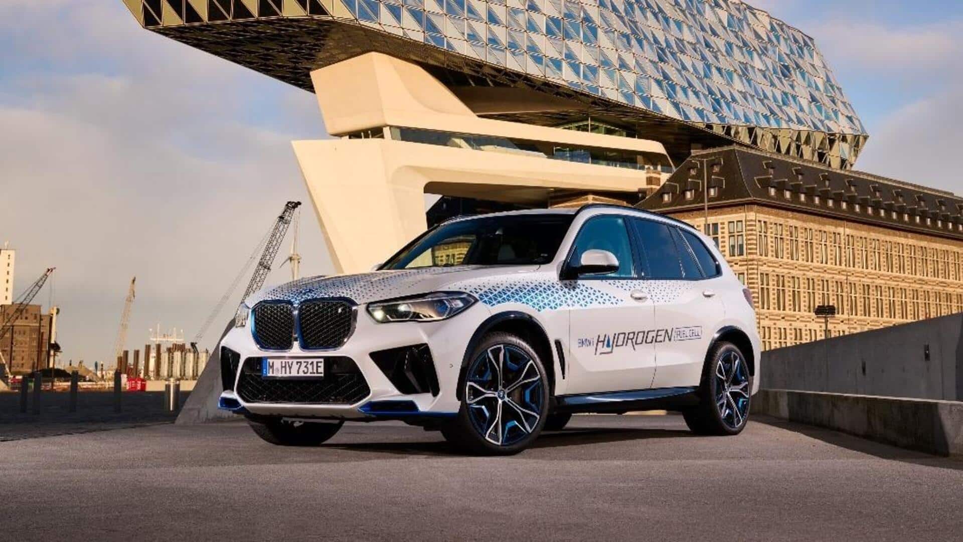 BMW तैयार कर रही हाइड्रोजन-फ्यूल सेल SUV, जानिए कब तक देगी दस्तक BMW तैयार कर रही हाइड्रोजन-फ्यूल सेल SUV, जानिए कब तक देगी दस्तक