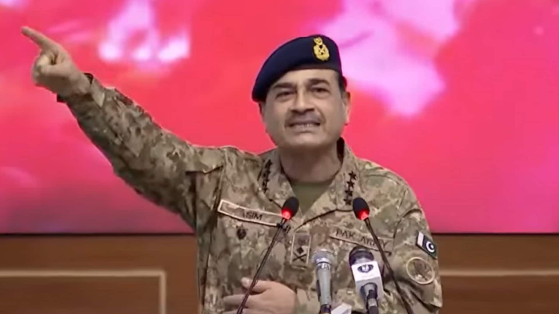 #NewsBytesExplainer: पाकिस्तान ने असीम मुनीर की ताकत बढ़ाने के लिए संविधान बदला, जानें क्या-क्या अधिकार मिले?