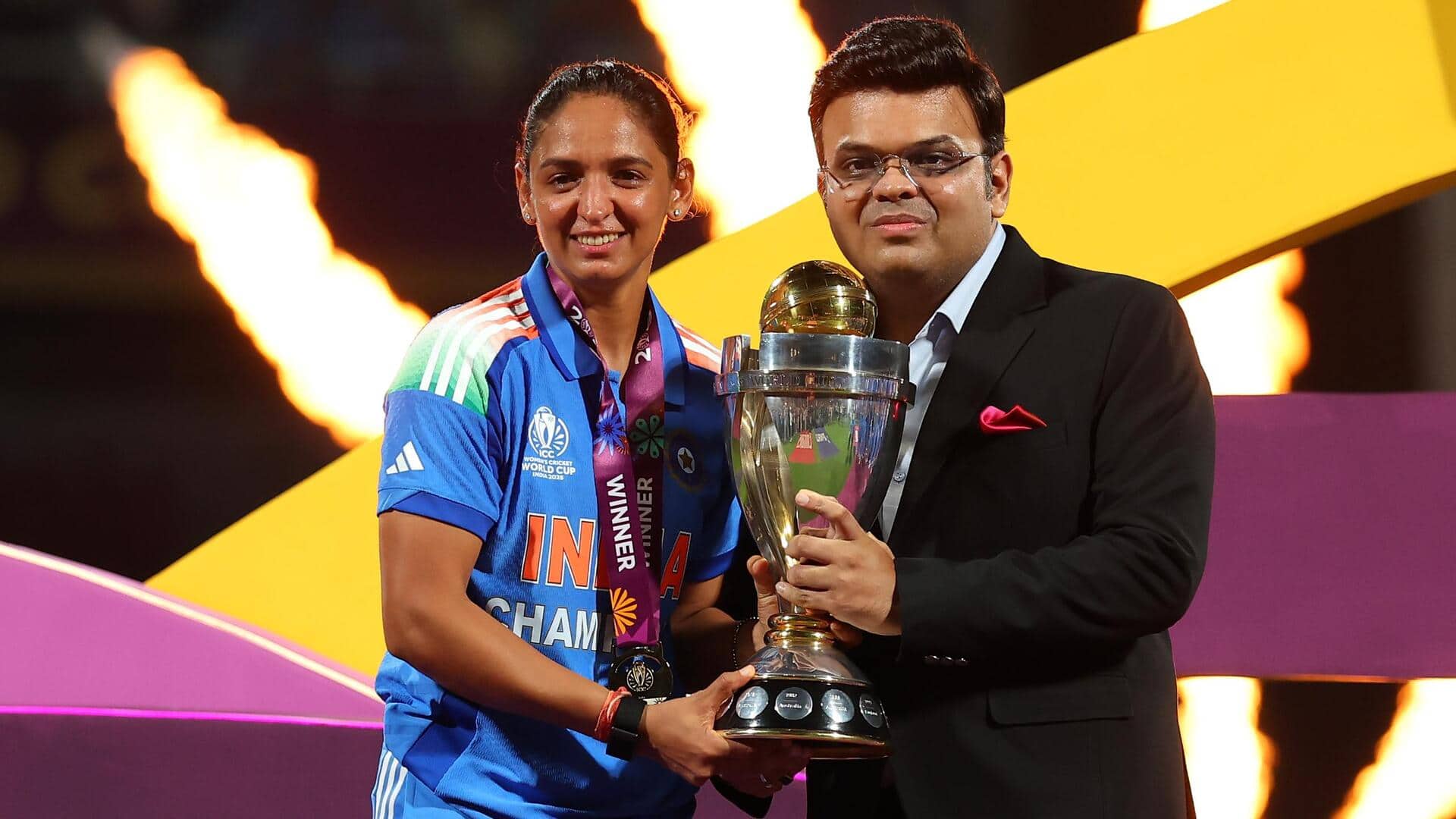 पंजाब क्रिकेट एसोसिएशन हरमनप्रीत कौर और अमनजोत कौर को देगी 11-11 लाख रुपये  