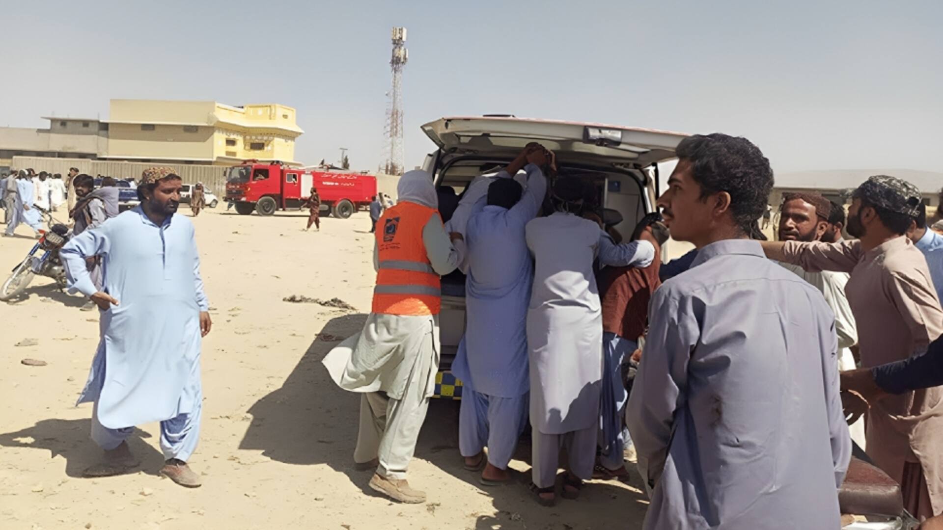 पाकिस्तान: बलूचिस्तान में ईद के जुलूस में आत्मघाती हमला, पुलिस अधिकारी समेत 52 की मौत