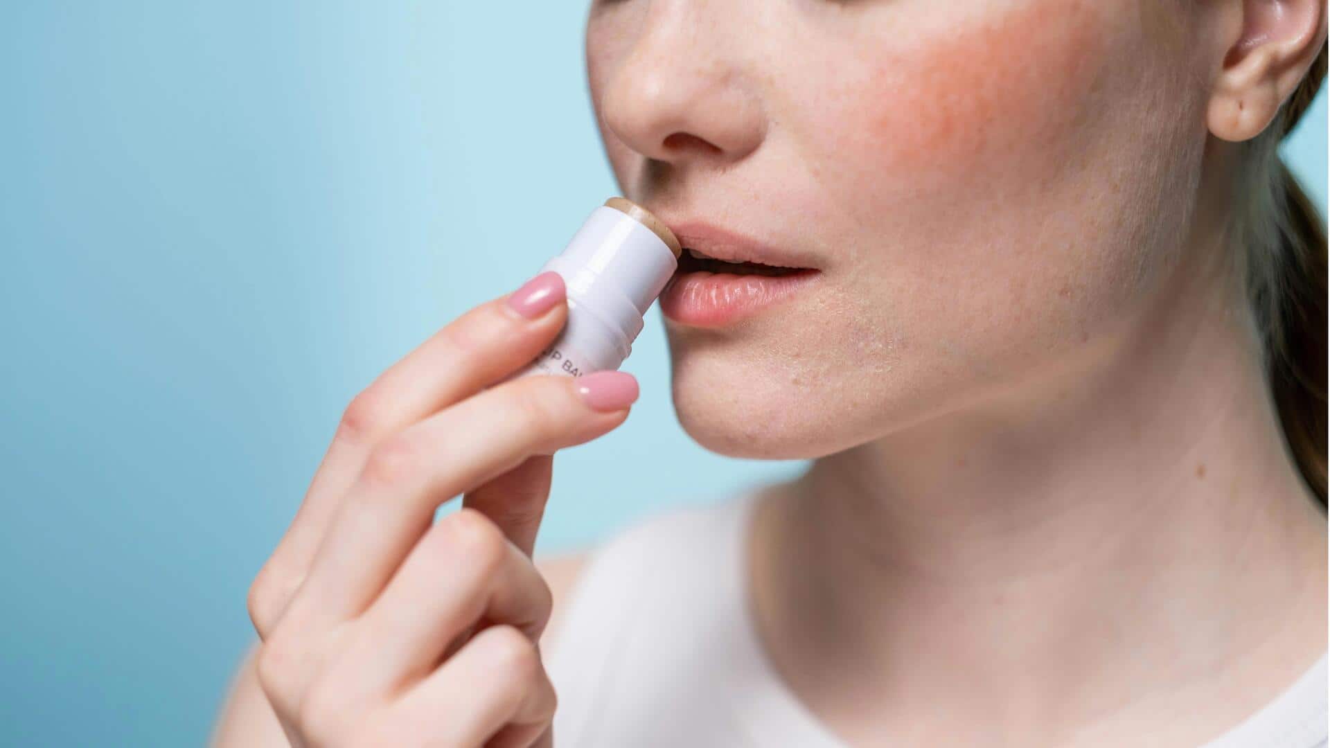 लिप ऑयल या लिप बाम: लंबे समय तक मेकअप के लिए कौन-सा उत्पाद है बेहतर?