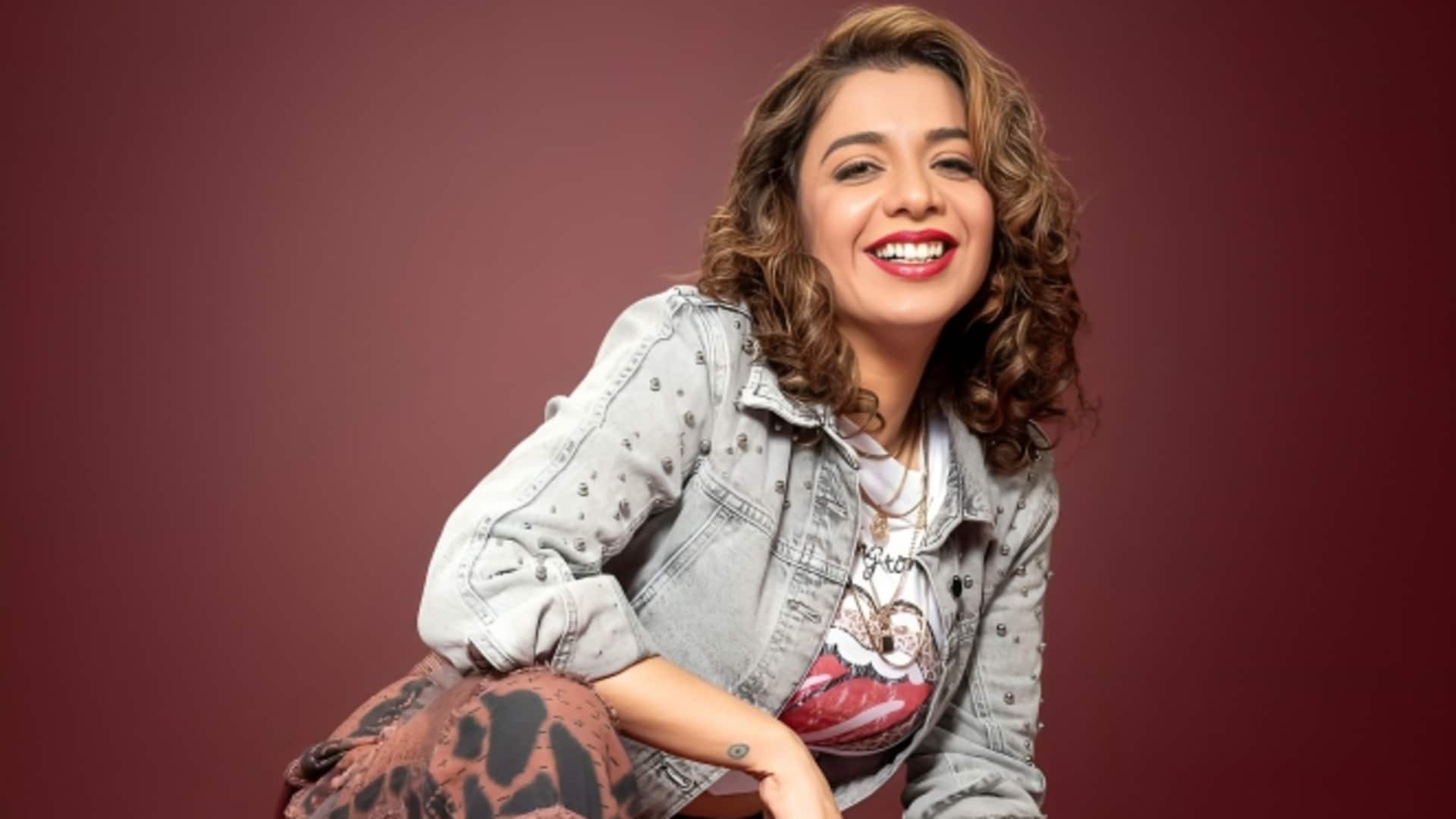 'धुरंधर' की गायिका जैस्मीन सैंडलस ने अचानक रोका गाना, बोलीं- इन्हें बाहर निकालो; वरना नहीं गाऊंगी