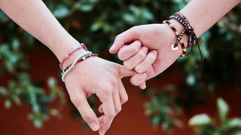 फ्रेंडशिप डे पर दोस्तों को दें ये खास तोहफे, चेहरे पर आ जाएगी मुस्कान