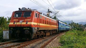 उत्तर प्रदेश: ट्रेन में वसूली का वीडियो बनाने पर TTE ने यात्री को पीटा, वीडियो वायरल