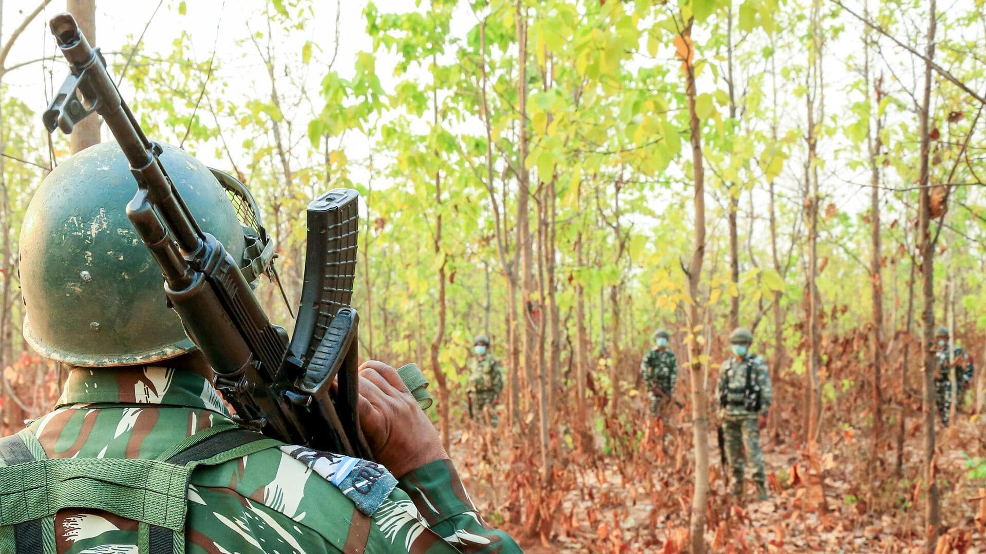 जम्मू-कश्मीर में आतंकियों और झारखंड में नक्सलियों की साजिश नाकाम, IED निष्क्रिय किया गया